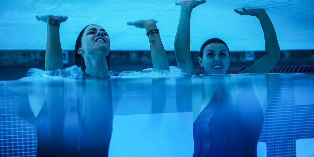 L'horreur claustrophobe dans « 12 Feet Deep » (Matt Eskandari - 2017)
